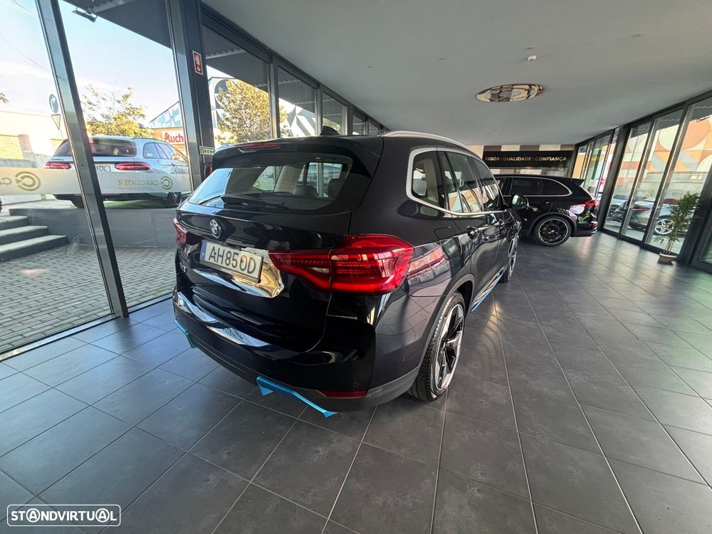 BMW iX3 Inspiring - 15