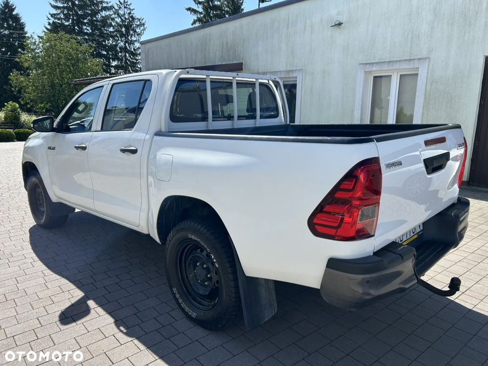 Toyota Hilux 2.4 D-4D Double Cab DLX 4x4 - 5