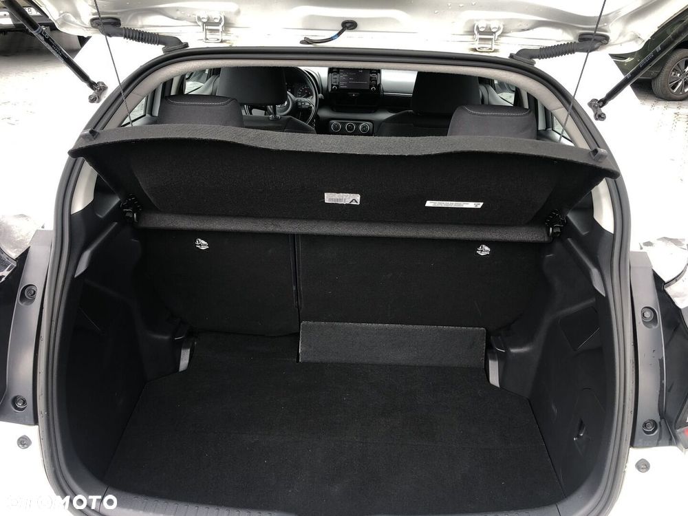 Toyota Yaris - 16