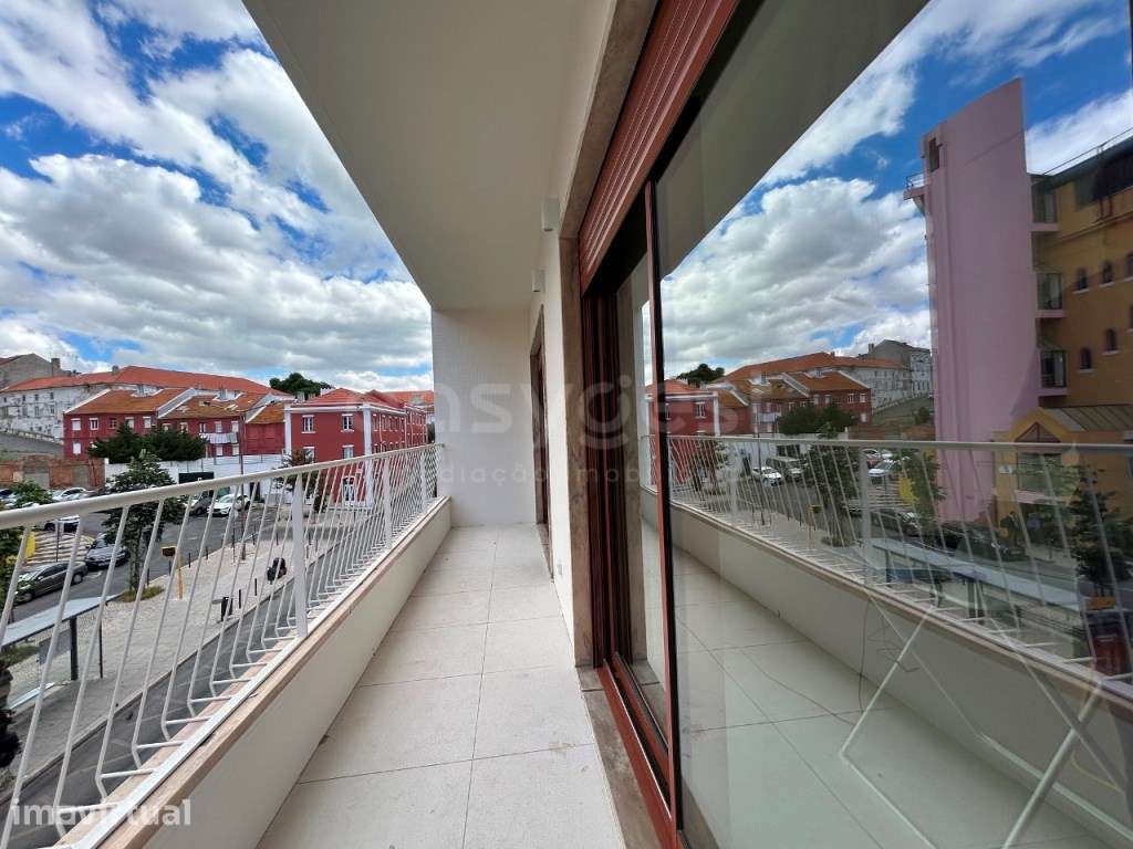 Apartamento T2 Novo com varanda e garagem - Grande imagem: 4/25