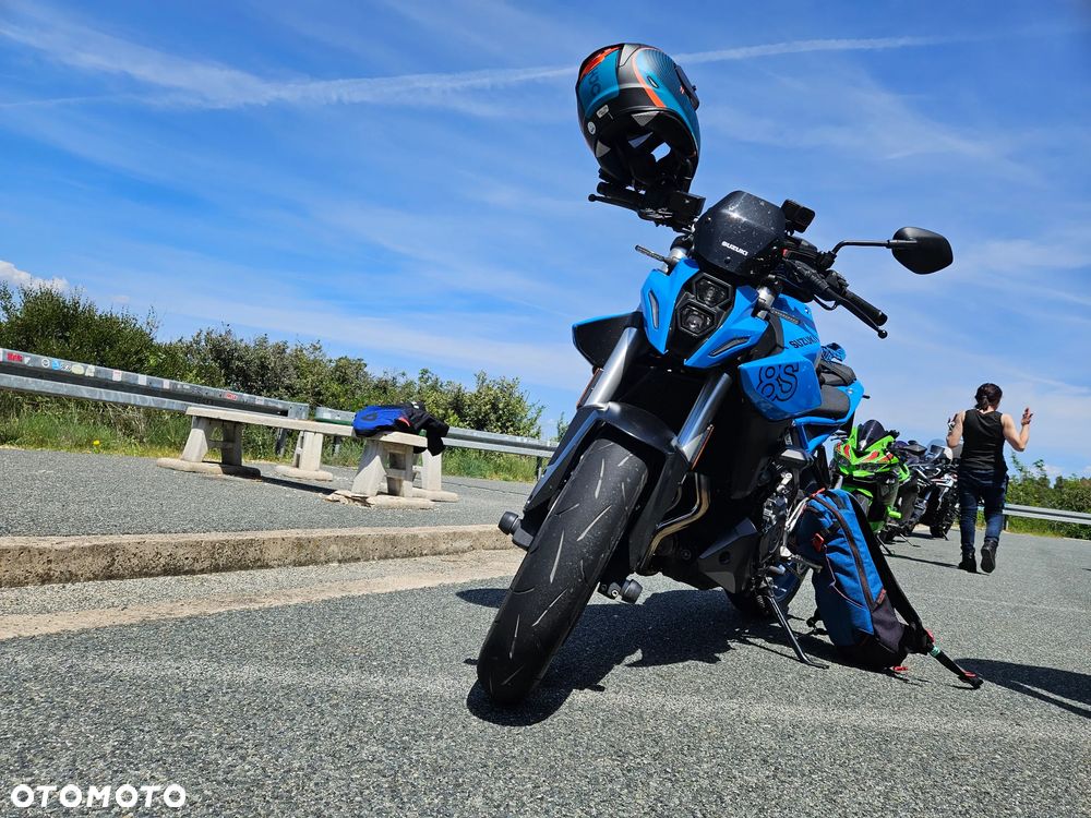 Suzuki GSX - 3