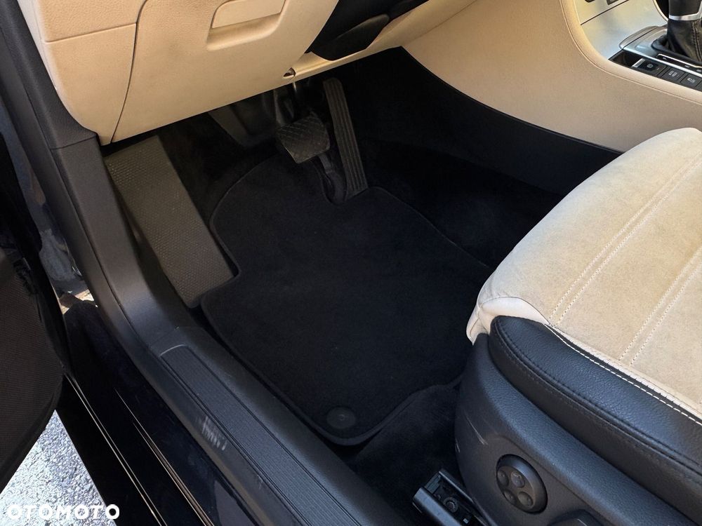 Volkswagen Passat CC 2.0 TDI DPF BMT DSG - 17