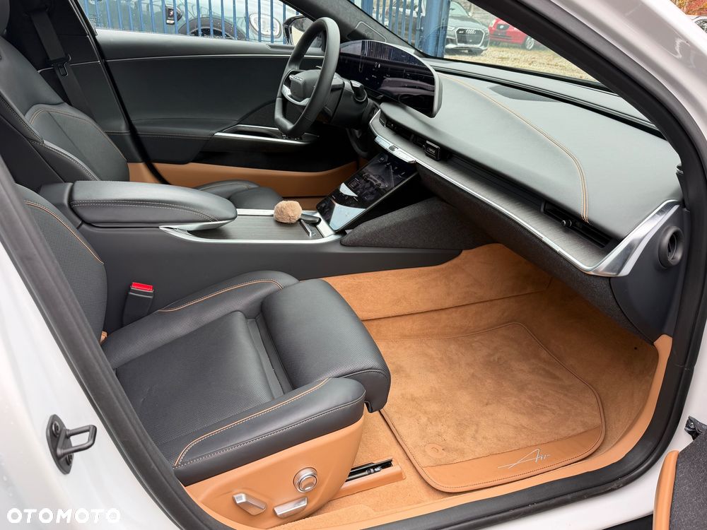 Lucid Air AWD Touring - 33