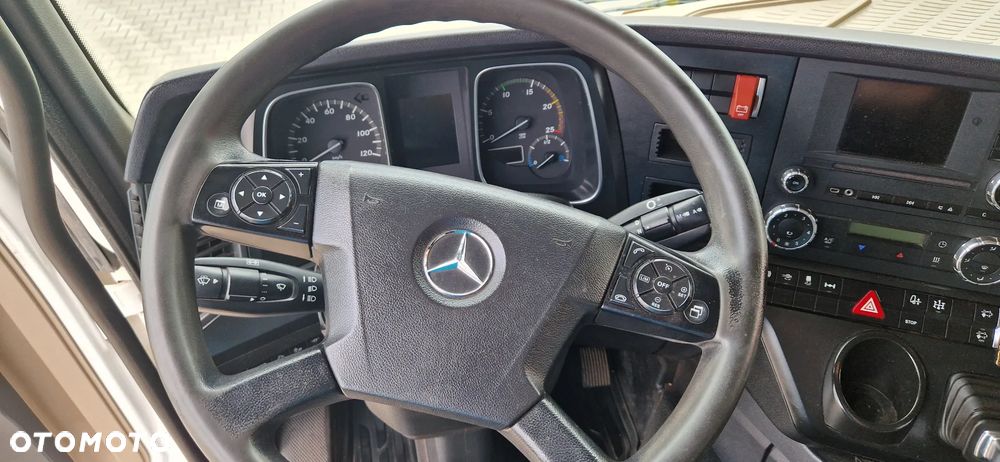 Mercedes-Benz ACTROS MP4 - 9