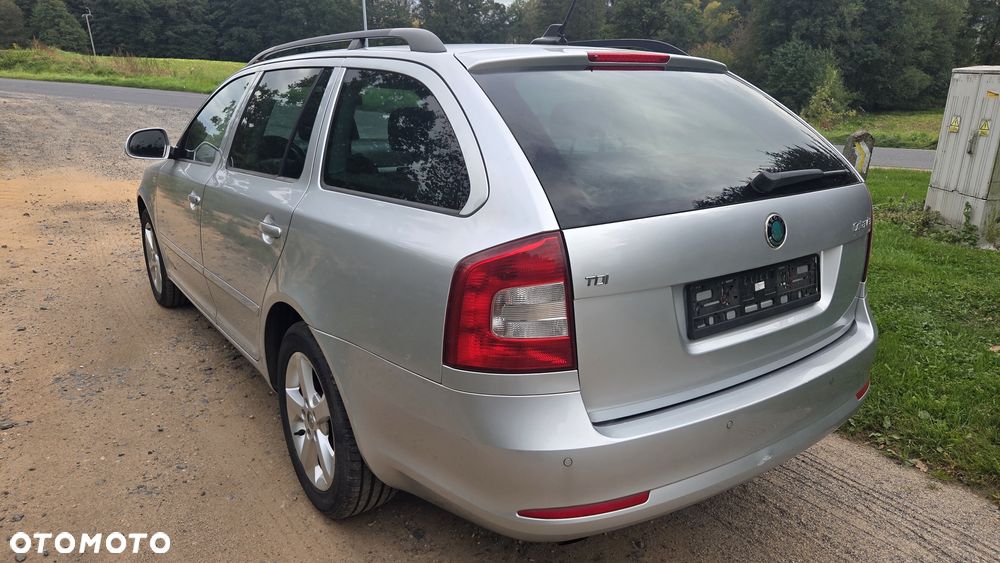 Skoda Octavia 1.6 TDI Family Plus - 16