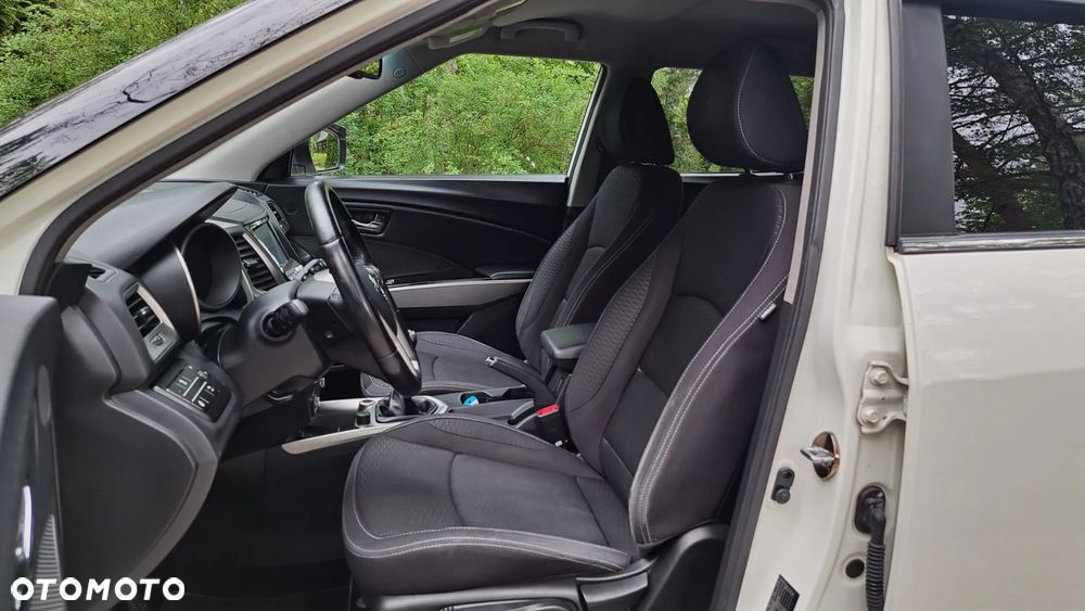 SsangYong/KGM Tivoli e-XDi 160 2WD Black+White - 23