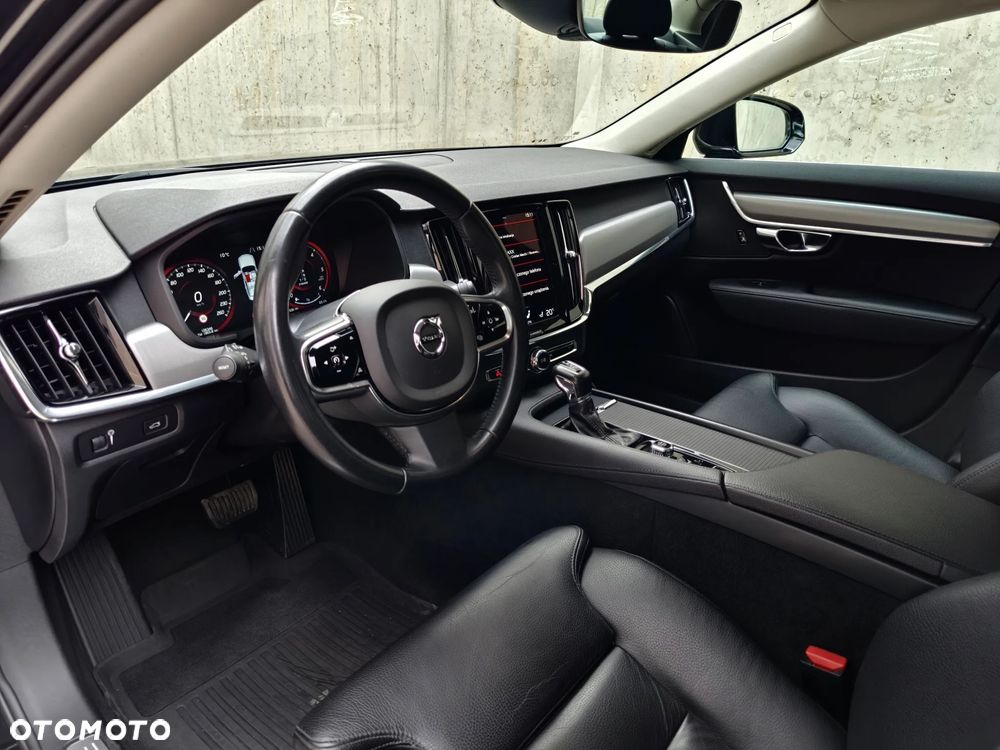 Volvo S90 D4 Momentum Pro - 25