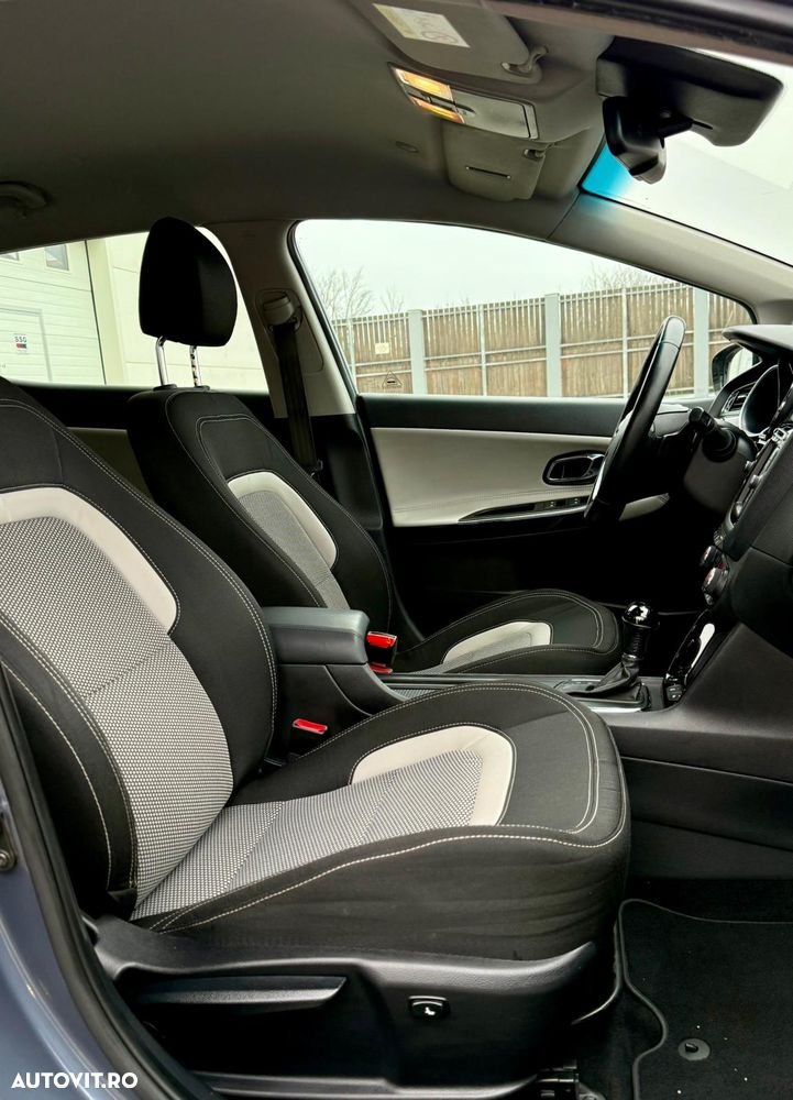 Kia Ceed 1.6 GDI DCT SW Platinum Edition - 7