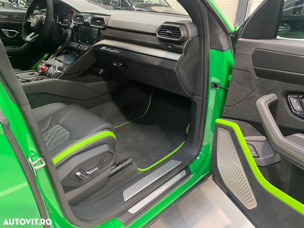 Lamborghini URUS - 16