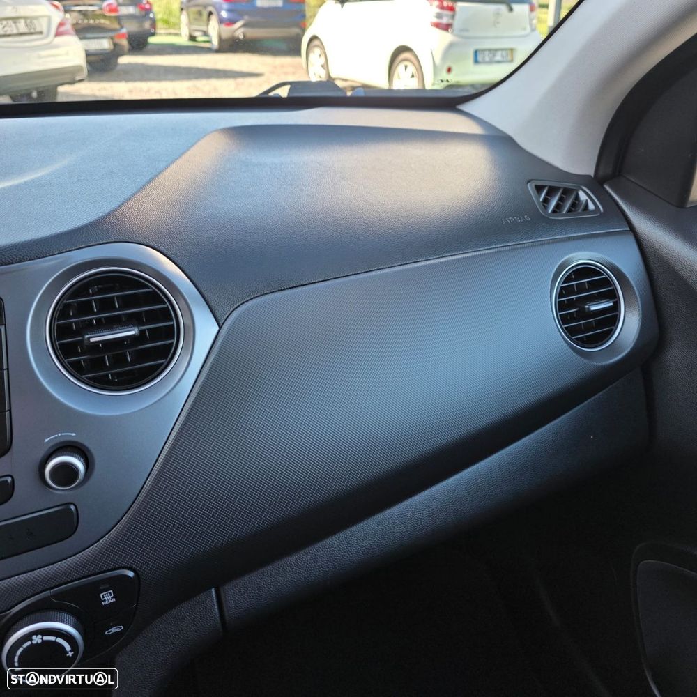 Hyundai i10 1.0 Style AT - 26