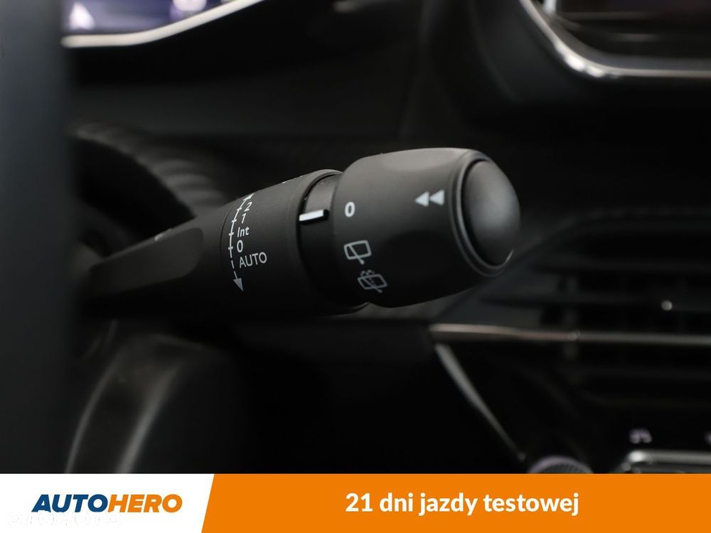 Peugeot 2008 e-2008 Allure Pack - 31