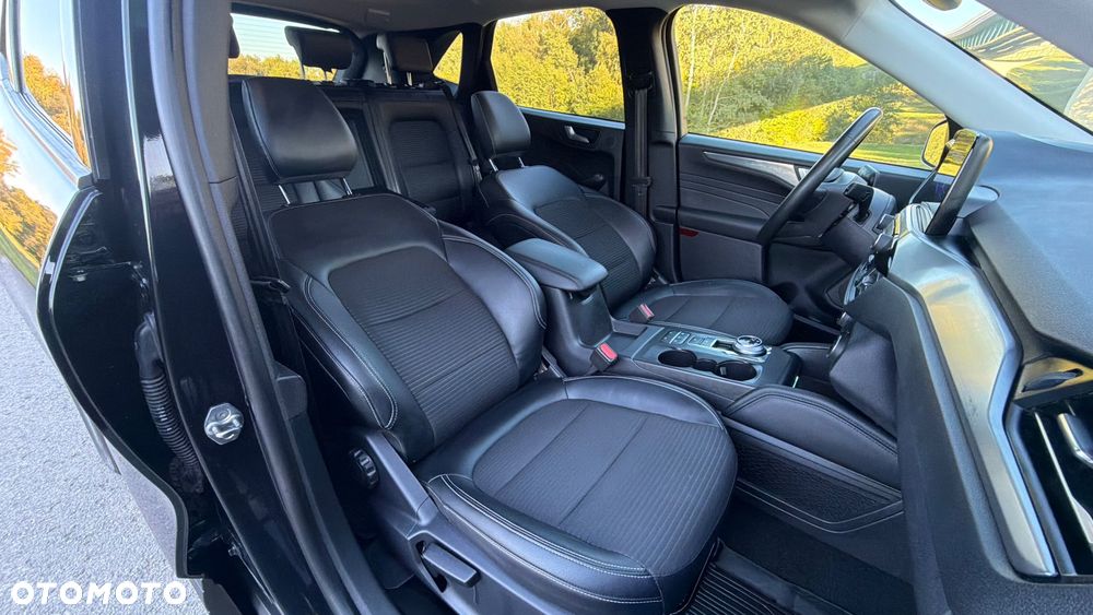 Ford Kuga - 26