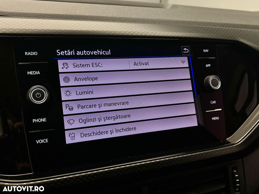 Volkswagen T-Cross - 17