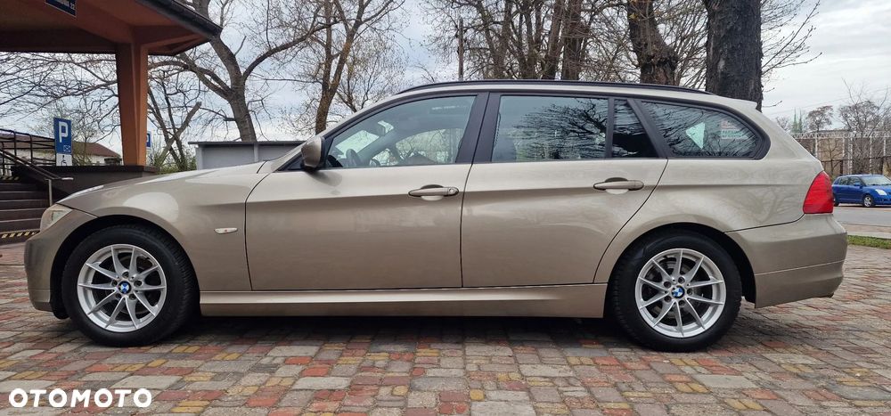 BMW Seria 3 320d DPF Edition Sport - 30