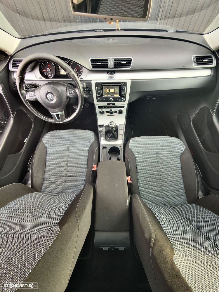 VW Passat Variant 1.6 TDI BlueMotion Trendline - 11