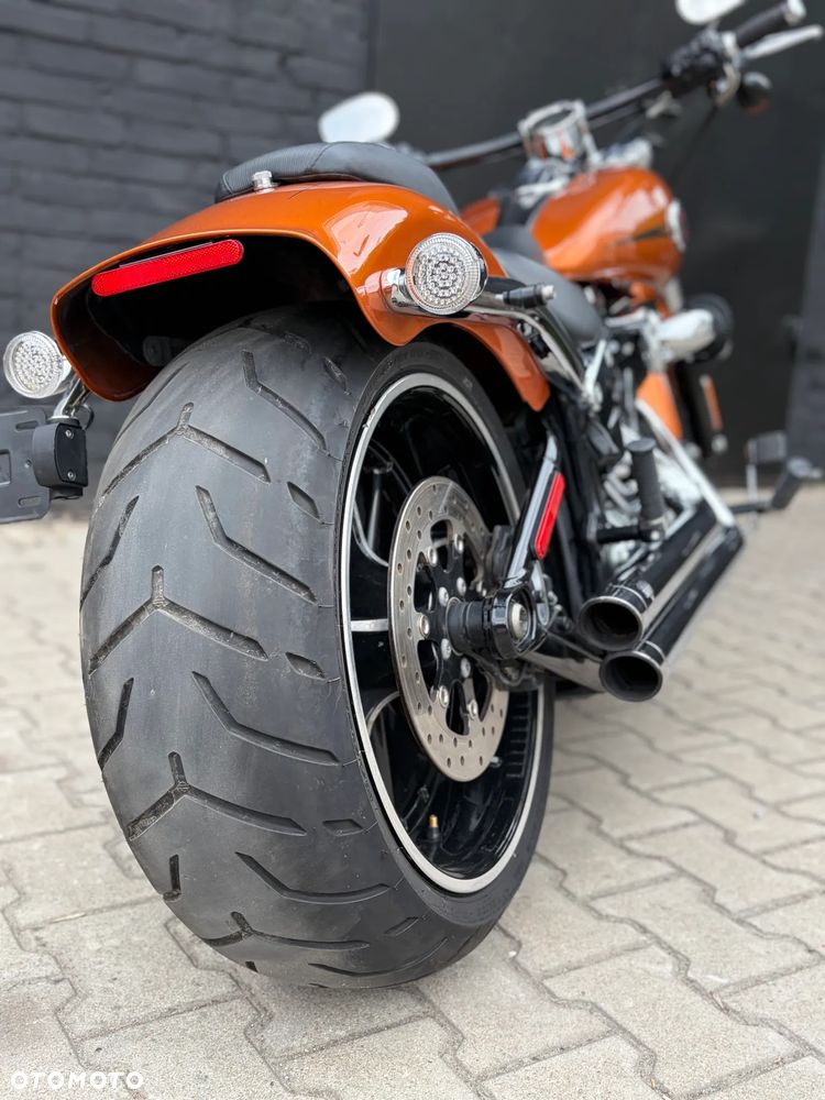 Harley-Davidson Softail Breakout - 8