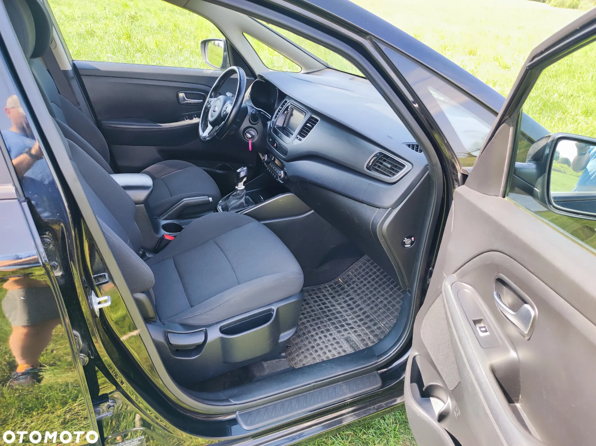 Kia Carens - 9