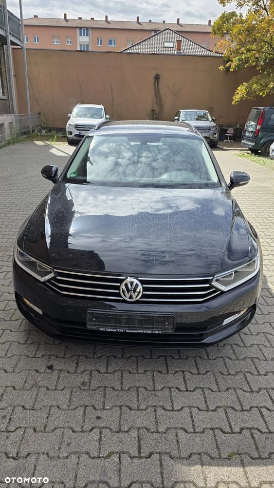 Volkswagen Passat - 2