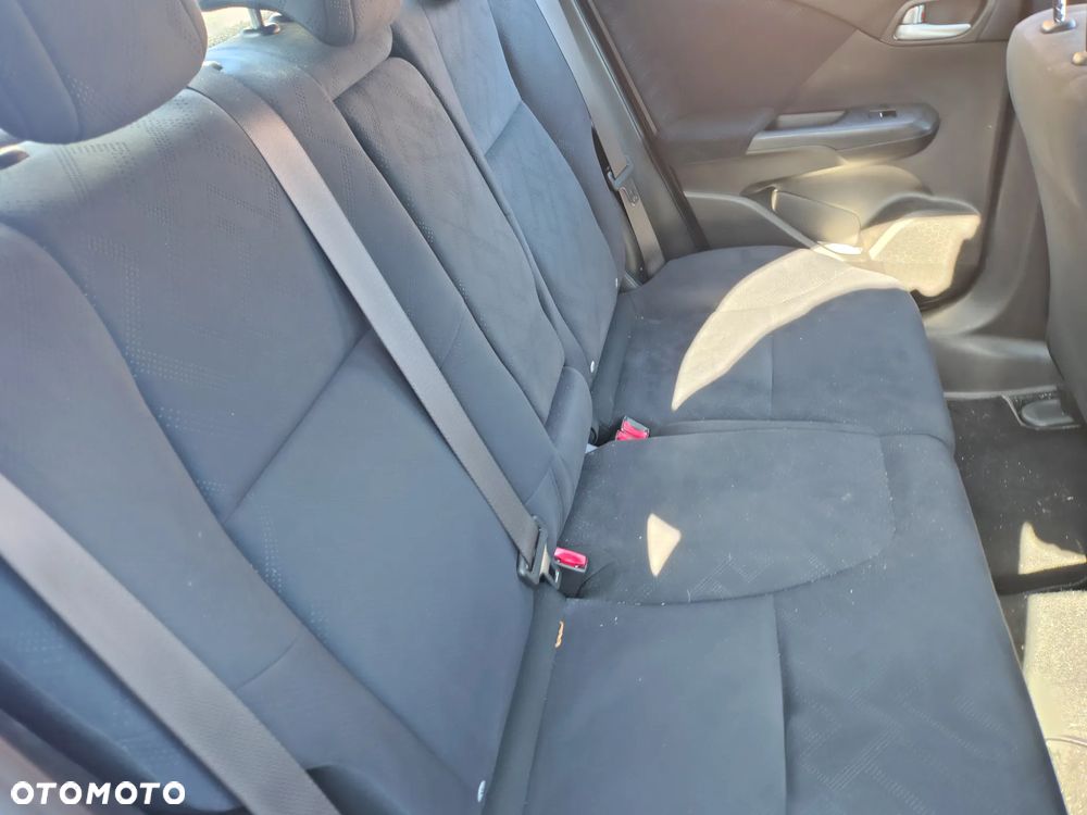 Honda Civic 1.8 i-VTEC Sport - 12