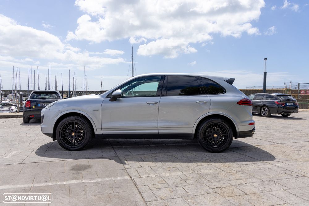 Porsche Cayenne Platinum Edition - 7