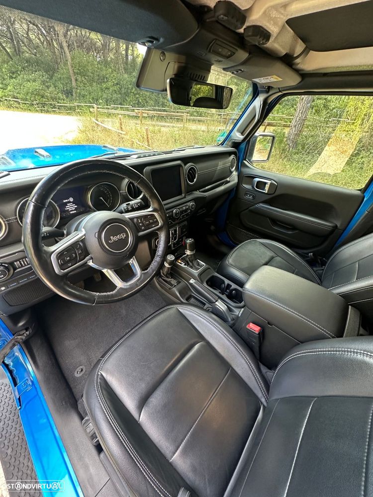Jeep Wrangler - 11