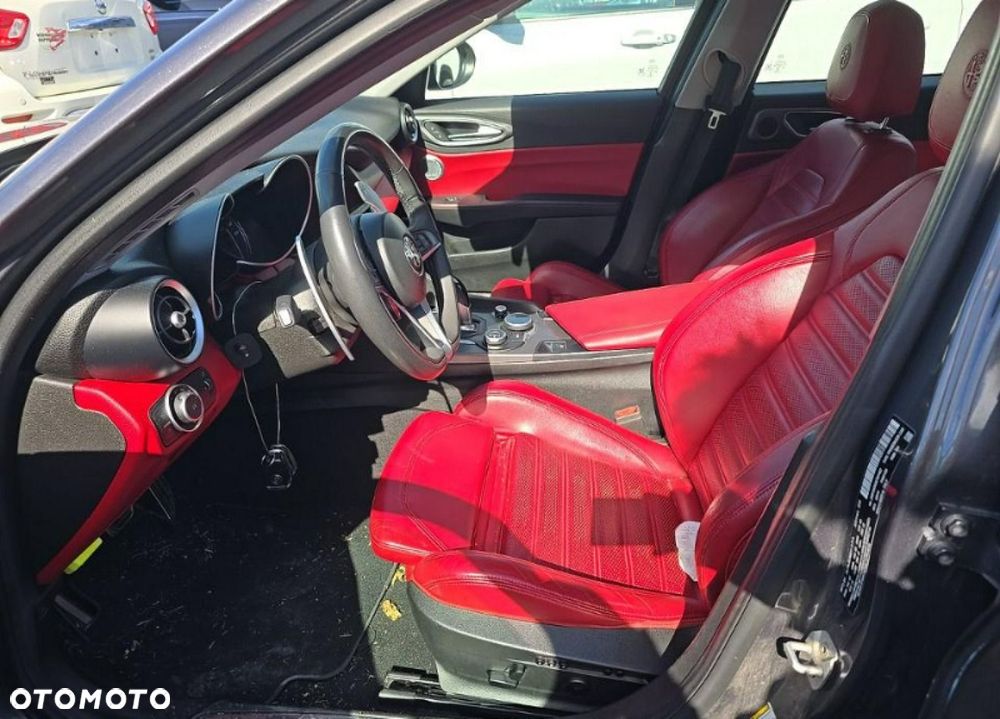 Alfa Romeo Giulia 2.0 Turbo TI Q4 - 6
