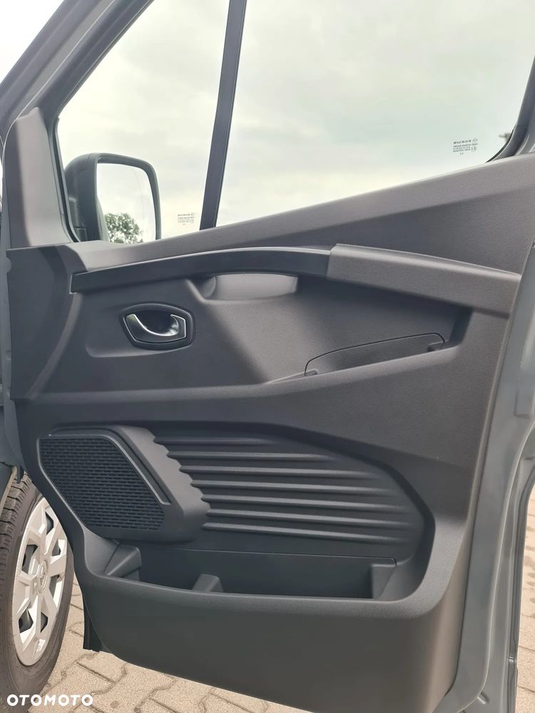 Renault Trafic - 13