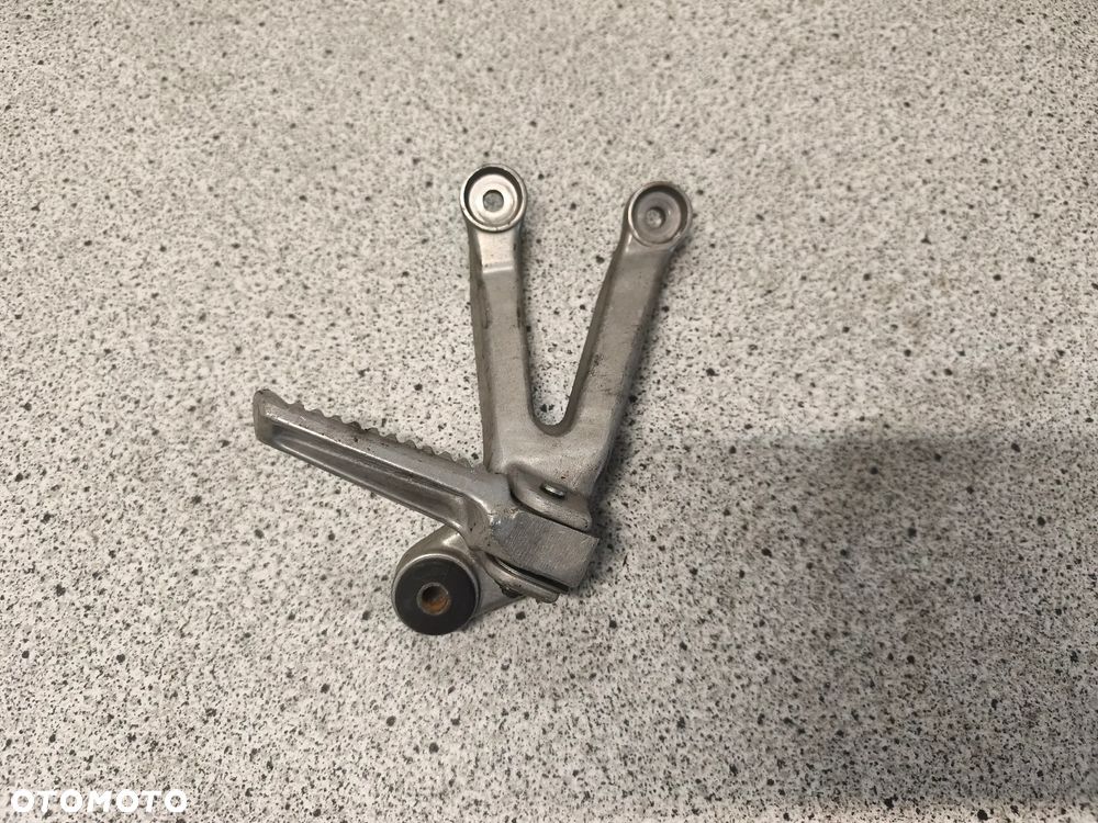 Set prawy tył, podnożek pasażera Honda CBR 900RR CBR900 RR CBR900RR CBR 900 RR - 1