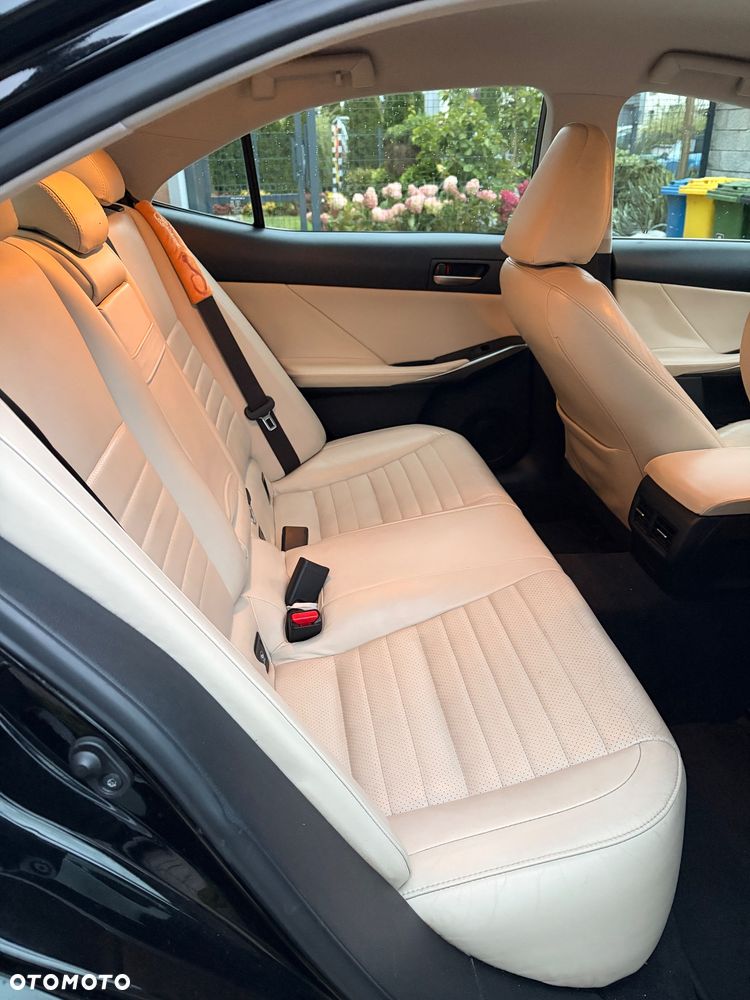 Lexus IS 200t / 300 Elegance - 14
