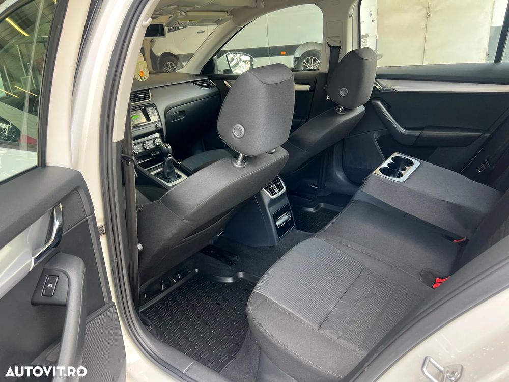 Skoda Octavia 1.6 TDI Ambition - 16