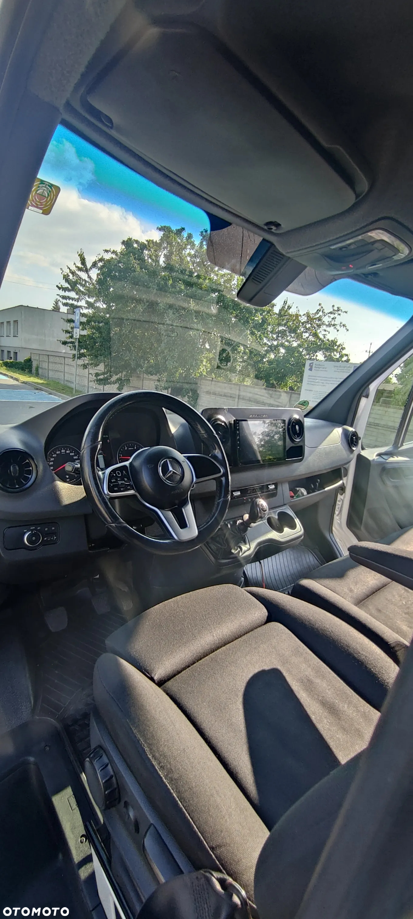 Mercedes-Benz Sprinter - 14