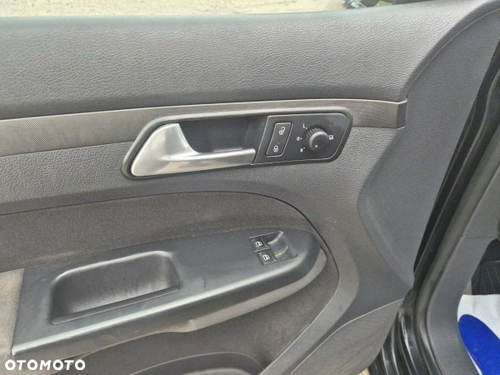 Volkswagen Touran - 16