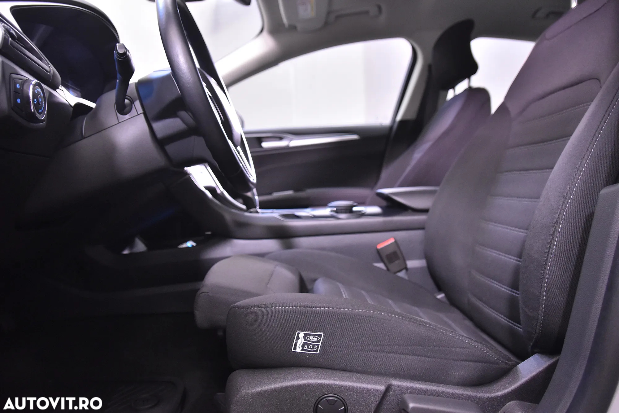Ford Mondeo - 22