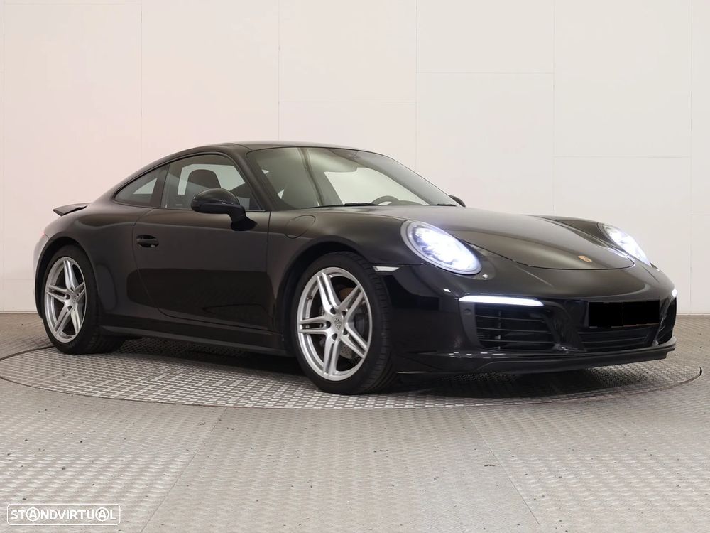 Porsche 911 (992) - 1