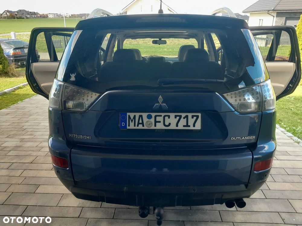 Mitsubishi Outlander 2.0 DI-D 4WD Instyle - 12