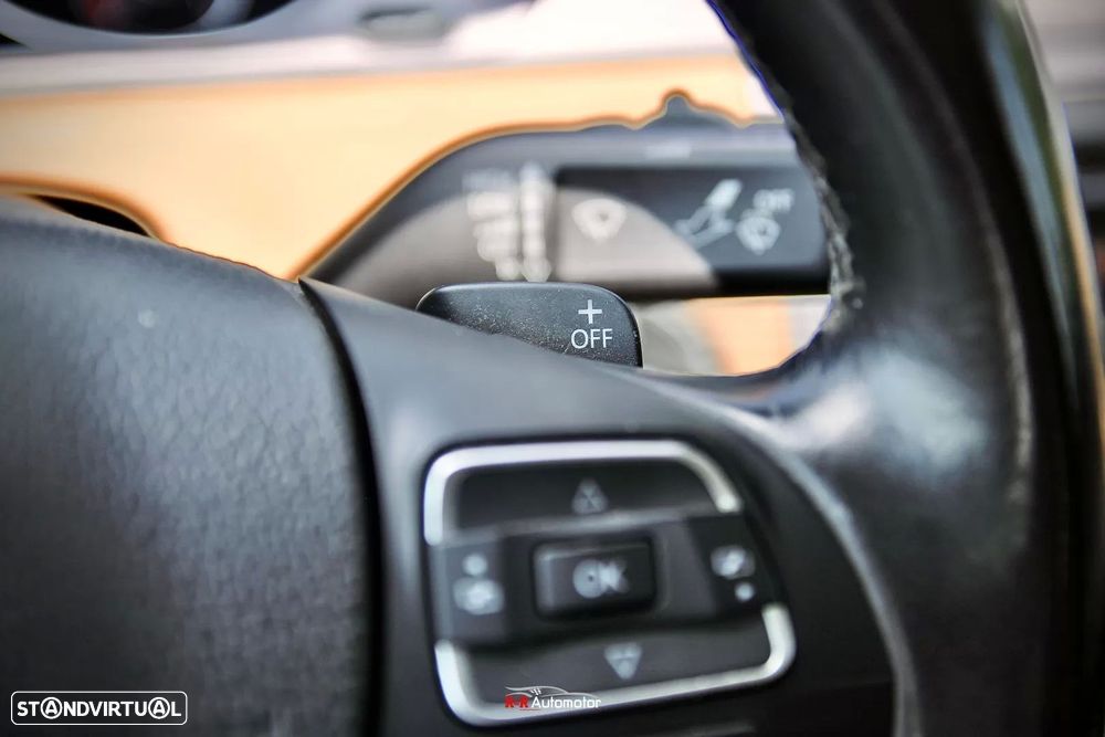VW Passat CC 2.0 TDi BlueMotion DSG - 30