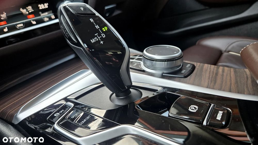 BMW Seria 5 520d Luxury Line sport - 33