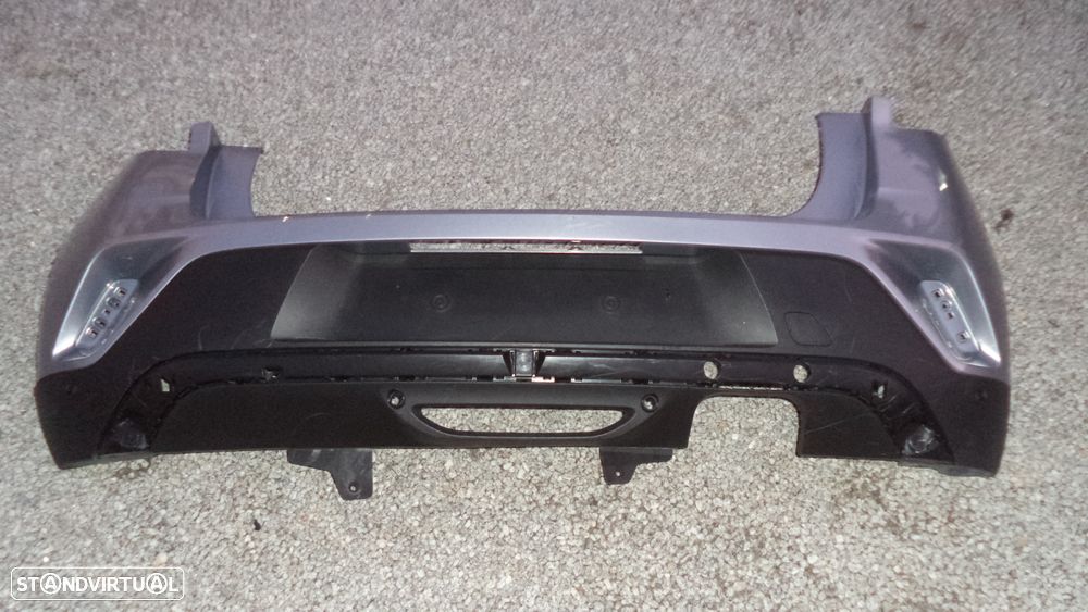 Para-choques tras Citroen C4 ano 2022 - 1