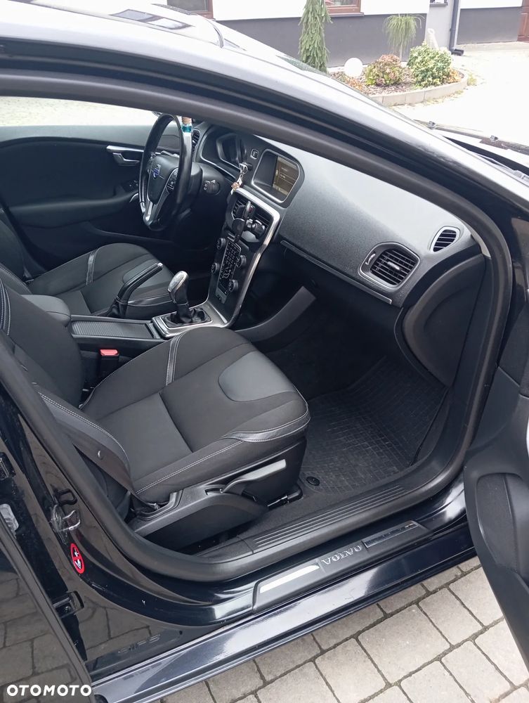 Volvo V40 D2 - 14