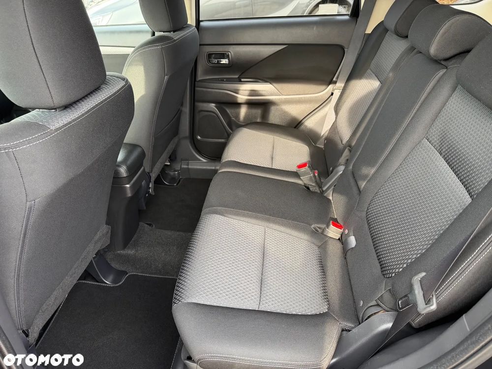 Mitsubishi Outlander 2.0 2WD CVT Active - 18