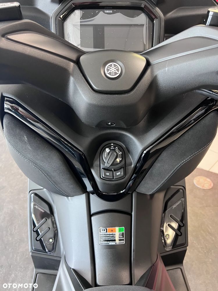 Yamaha X-max - 22