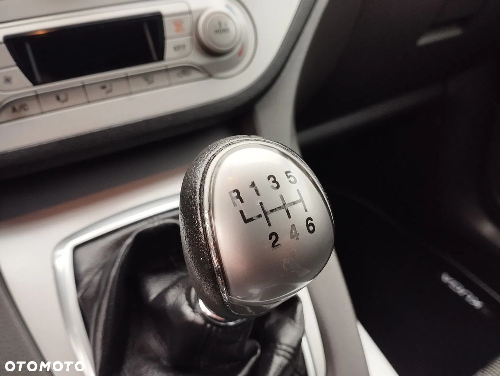 Ford Kuga 2.0 TDCi 2x4 Titanium - 21