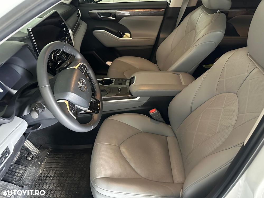 Toyota Highlander 2.5 L Dynamic Force 248CP Luxury Pearly - 8