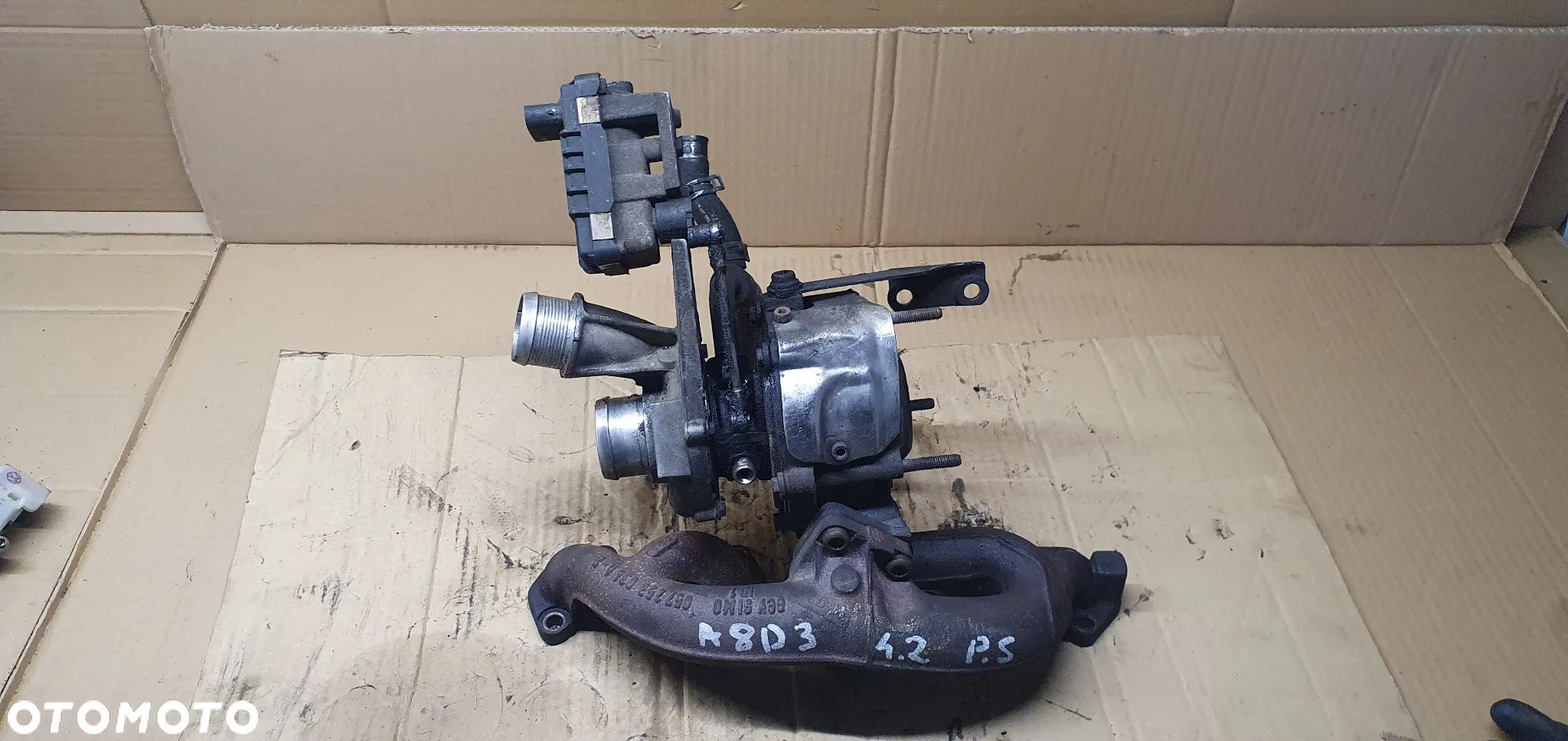 Turbina turbosprężarka prawa turbo nastawnik kolektor Audi A8 D3 4.2 TDI 057145722N - 1