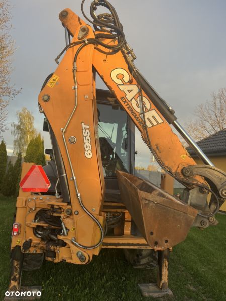Case 695ST - 10