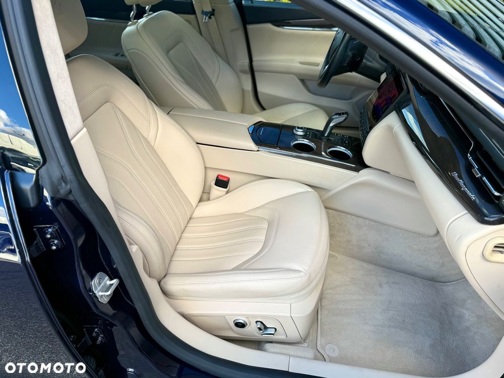 Maserati Quattroporte GranLusso S - 23