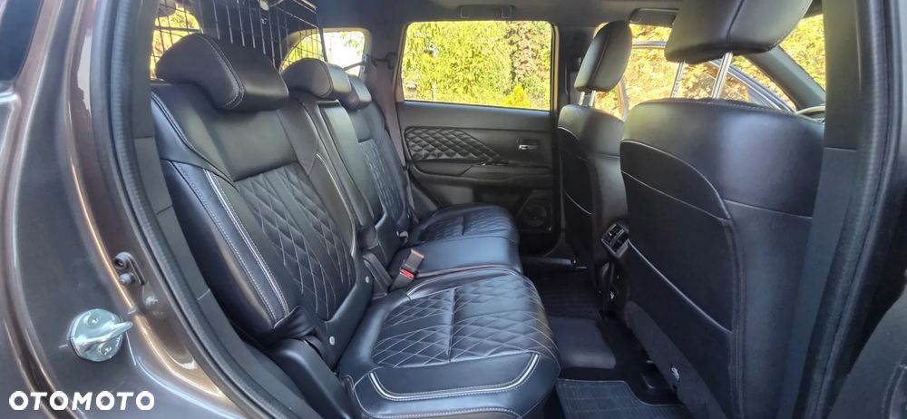 Mitsubishi Outlander 2.4 4WD Diamant+ - 35