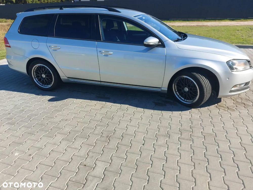 Volkswagen Passat 2.0 TDI Trendline - 17