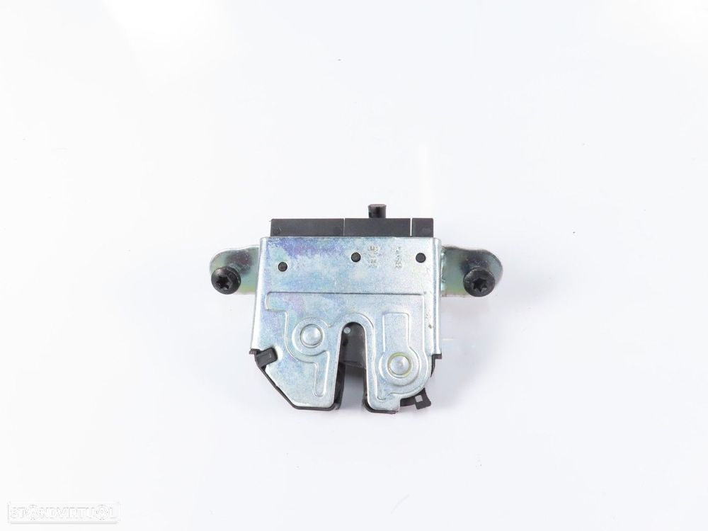 Fecho da mala Usado / Original OPEL CORSA E (X15)/OPEL ASTRA K (B16) 3902416 - 2