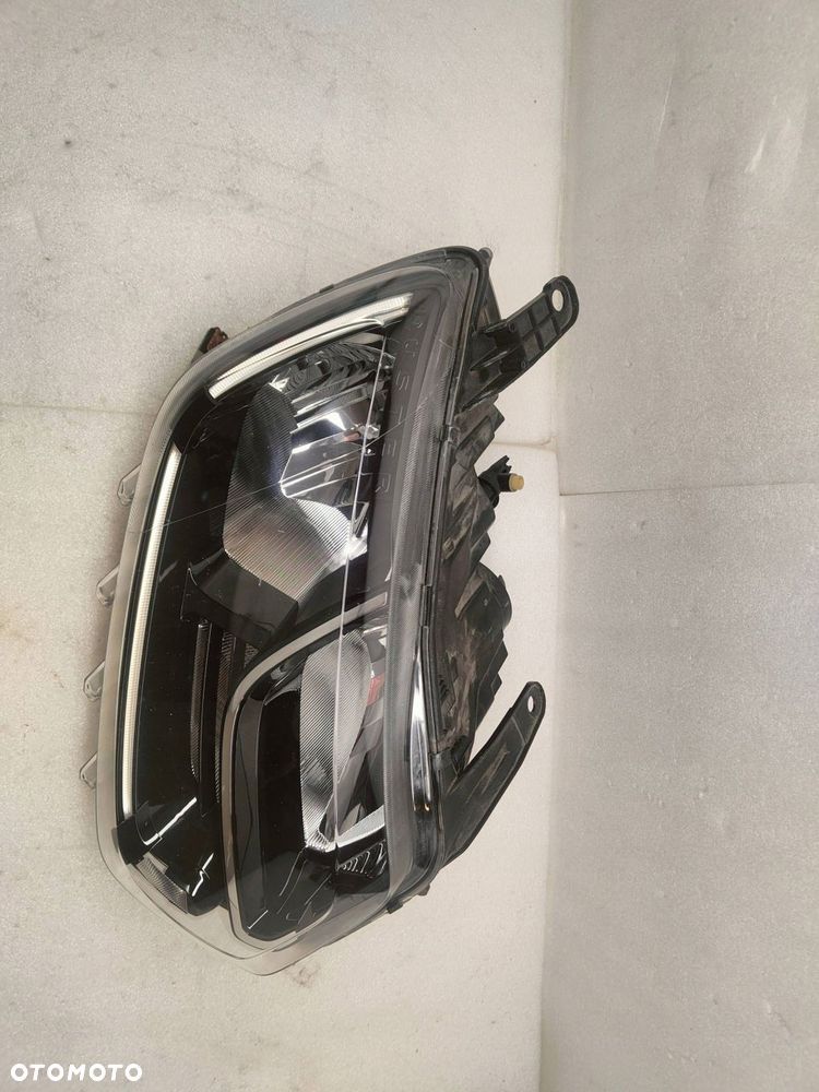 dacia duster ii 2018 przód strona prawa lampa przednia - 7